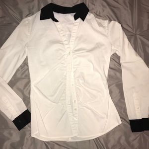 NY&Co button down blouse NO BUST GAP!